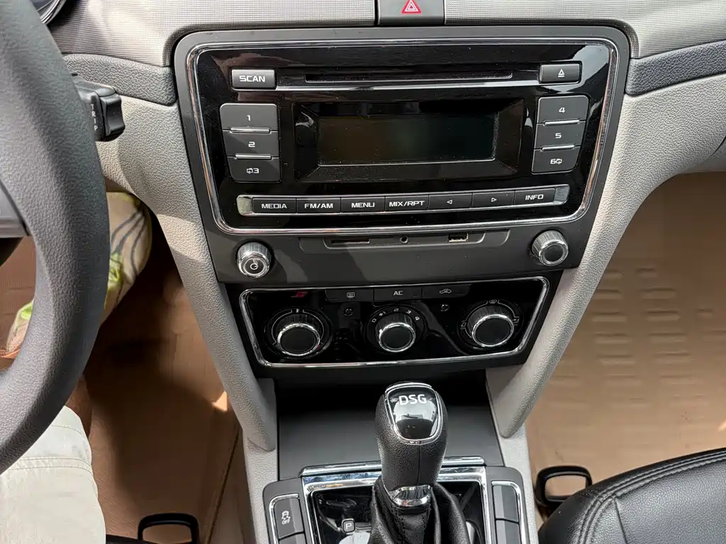 Skoda Superb — миниатюра 16