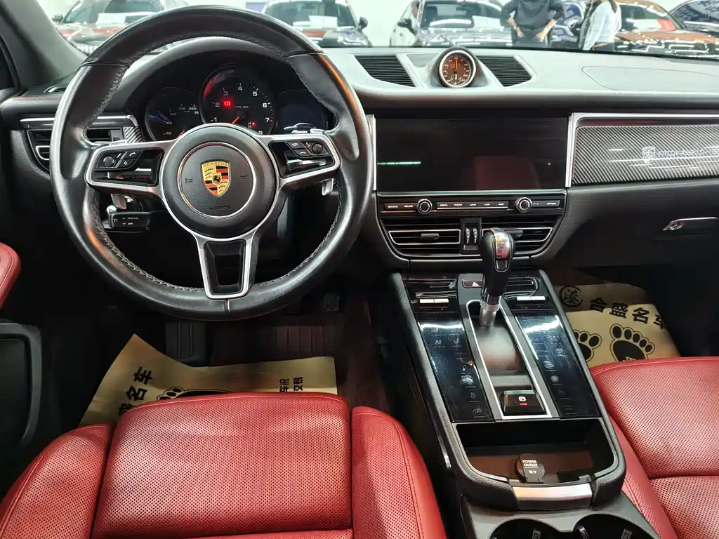 Porsche Macan — миниатюра 12