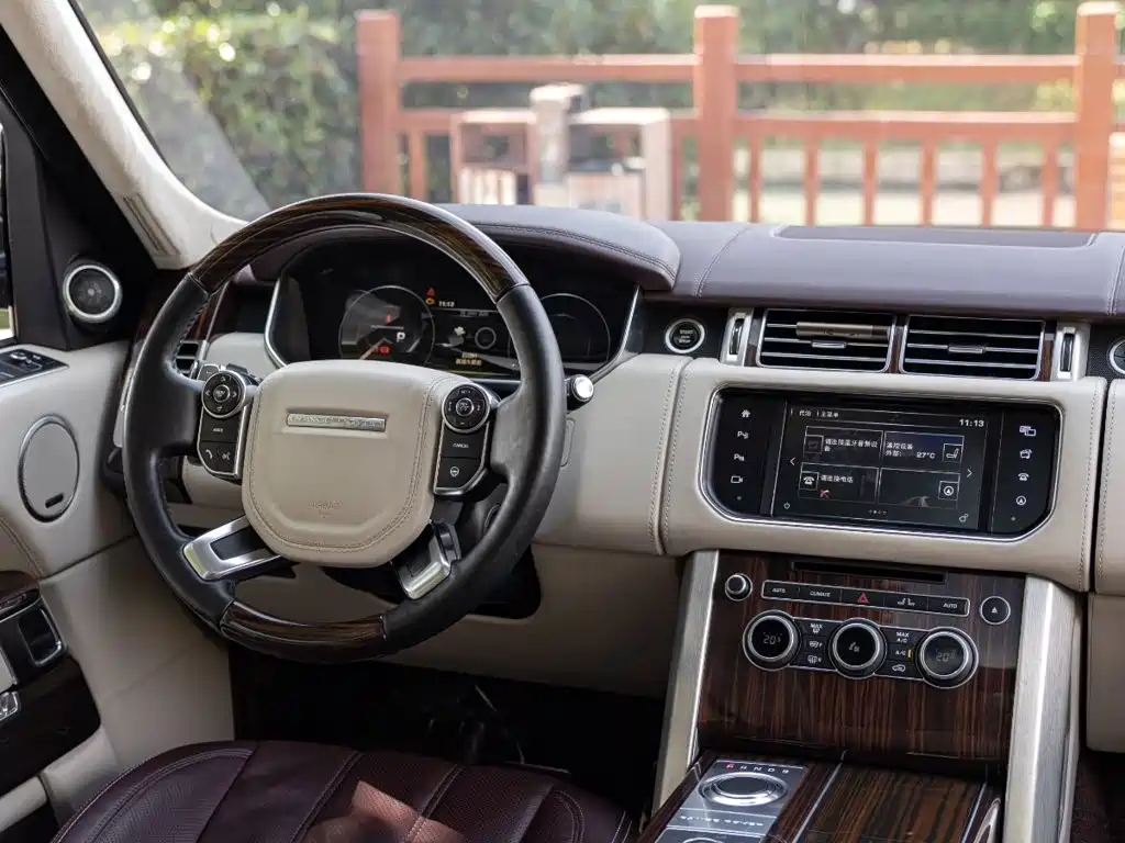 Land Rover Range Rover — миниатюра 11