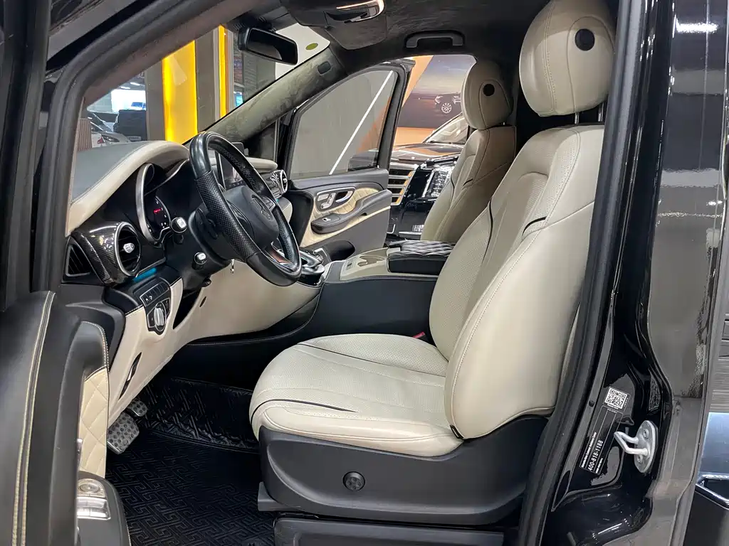 Mercedes-Benz V-Class V 2018 V 260 L Luxury Long Wheelbase VI