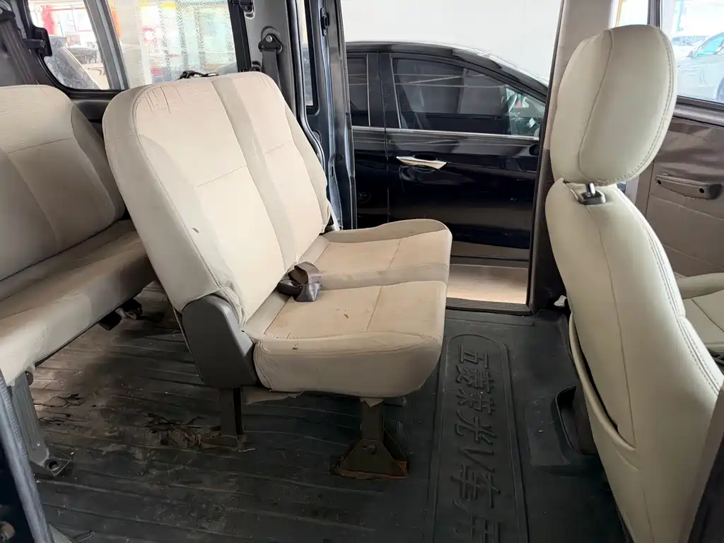 Wuling Rongguang V — миниатюра 17