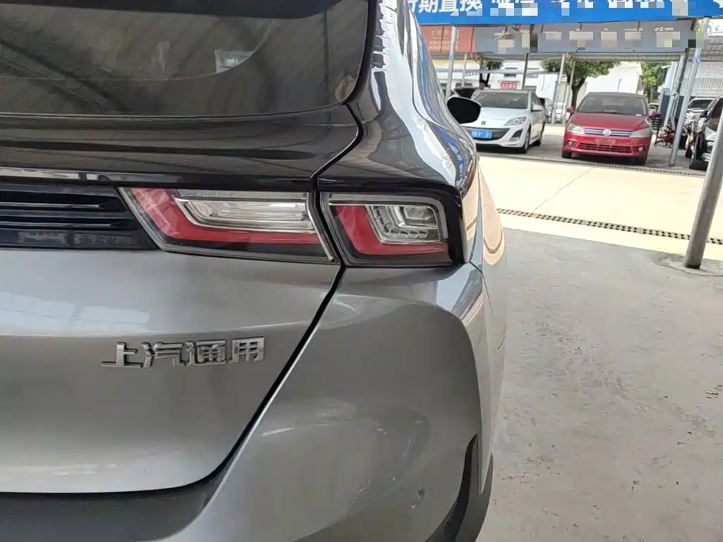 Chevrolet Menlo — миниатюра 8