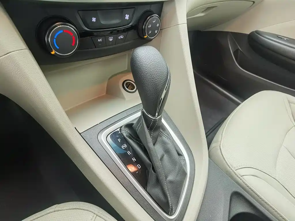 Buick Excelle — миниатюра 13