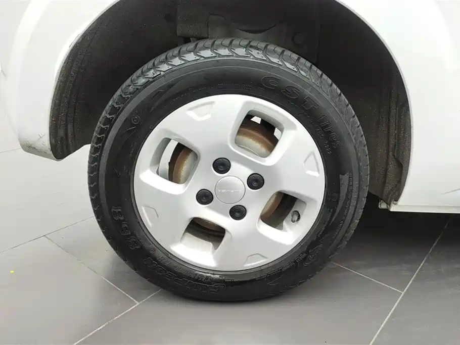 Roewe Clever 2021 302km мест
