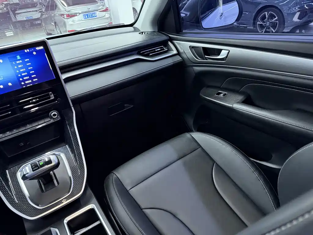 Haval M6 — миниатюра 9