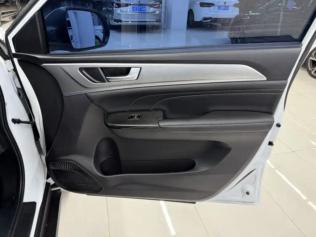 Haval M6 — миниатюра 8