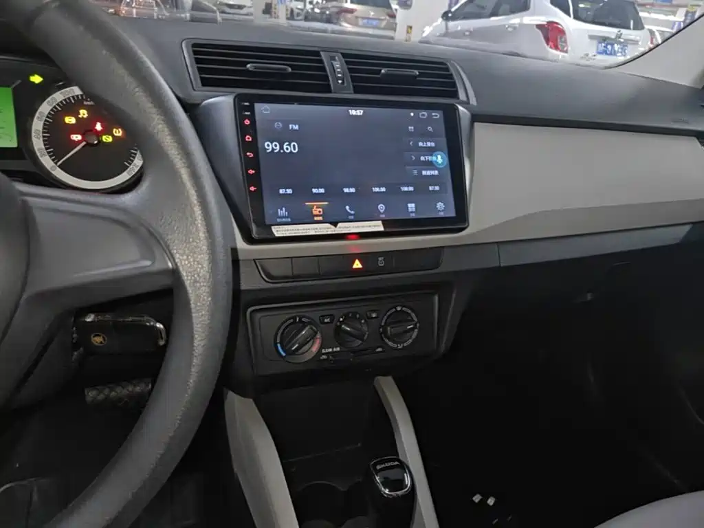 Skoda Fabia — миниатюра 13