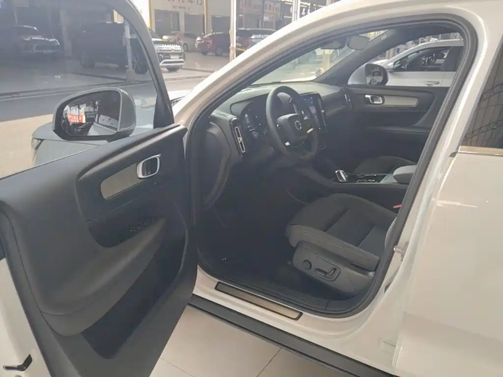 Volvo XC40 — миниатюра 16