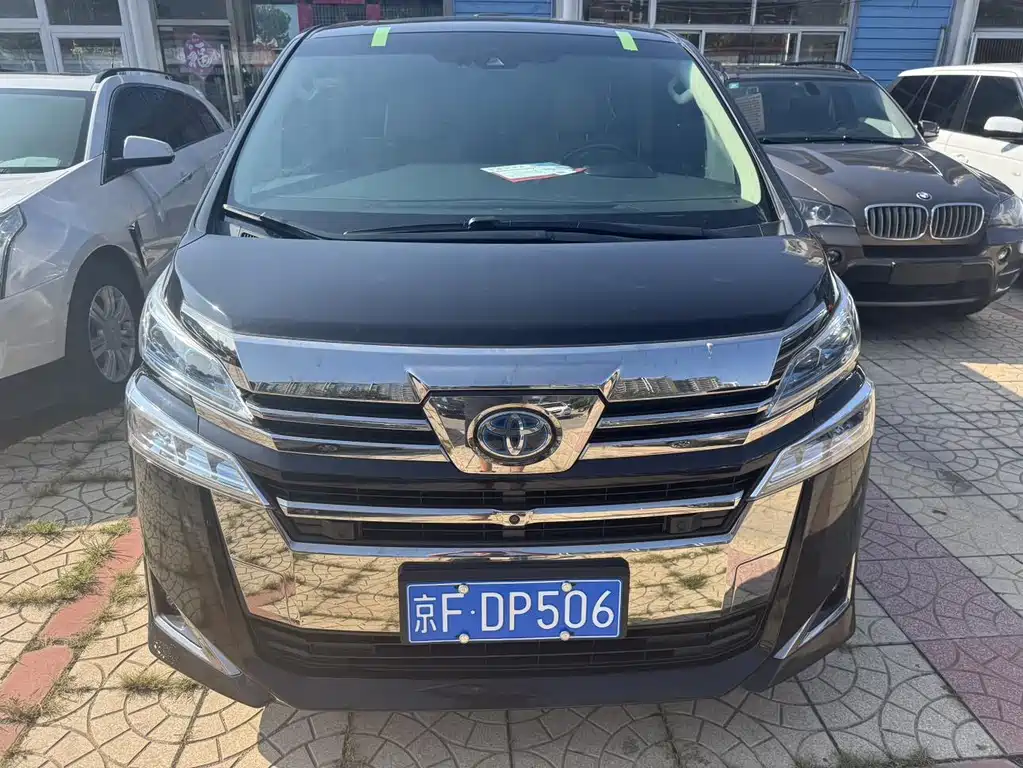 Toyota Vellfire — миниатюра 2