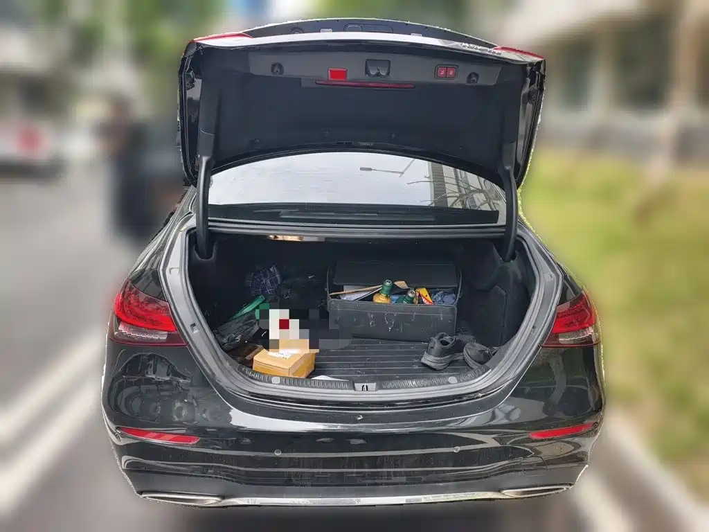 Mercedes-Benz E-Class — миниатюра 15