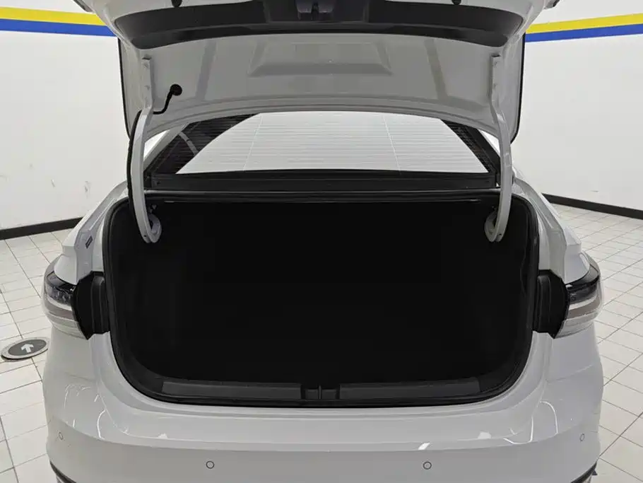 Volkswagen Lavida — миниатюра 4