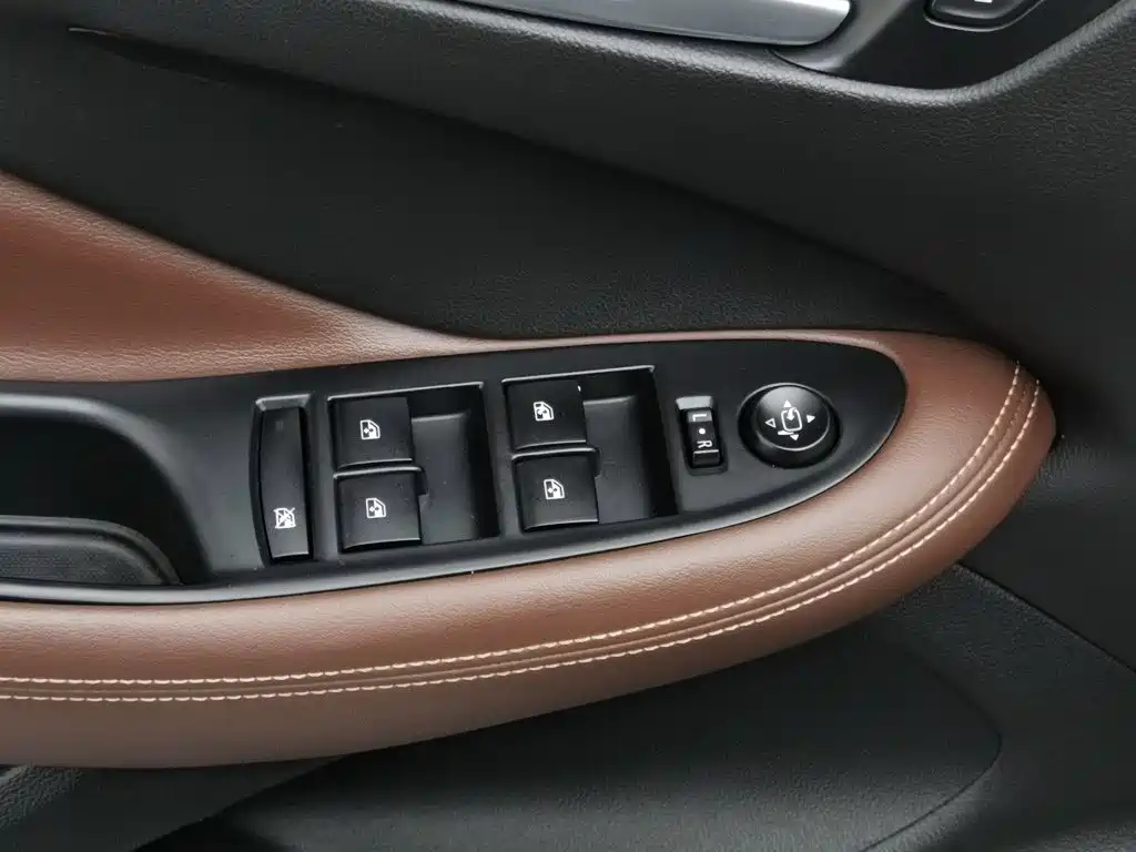 Buick Envision Plus — миниатюра 9