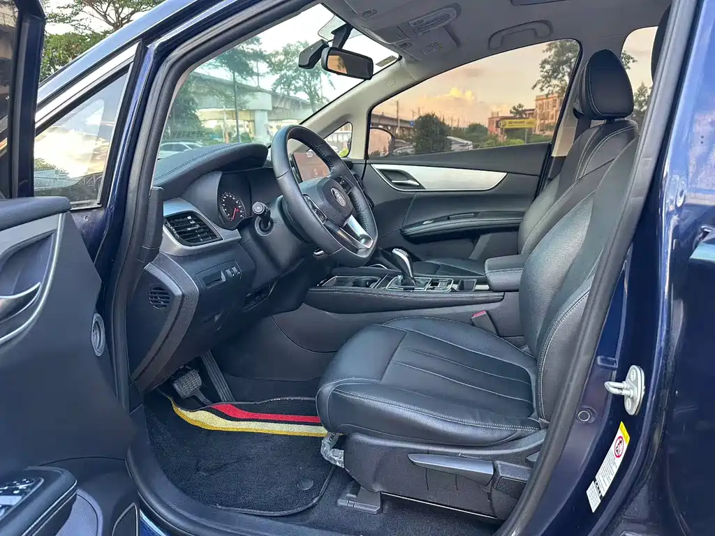 BYD MAX — миниатюра 7