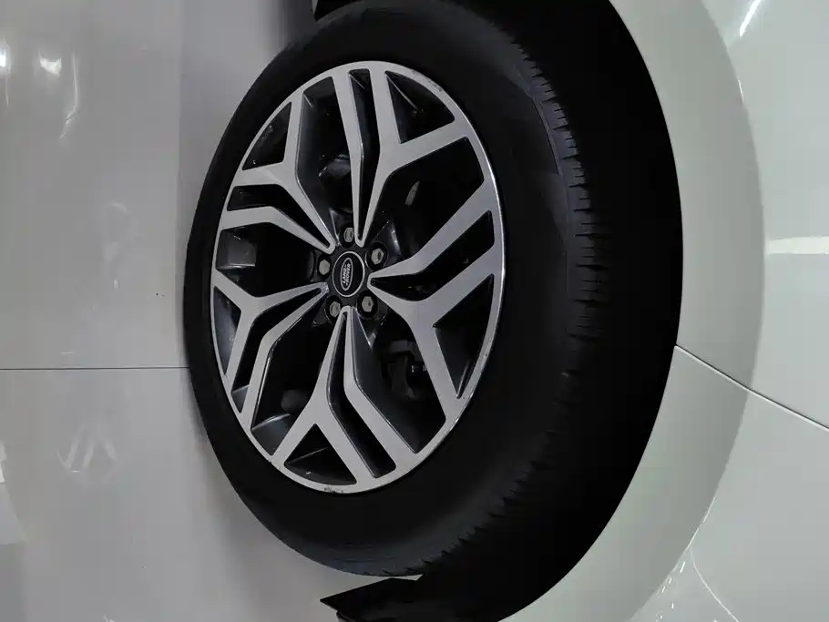 Land Rover Evoque PHEV — миниатюра 6