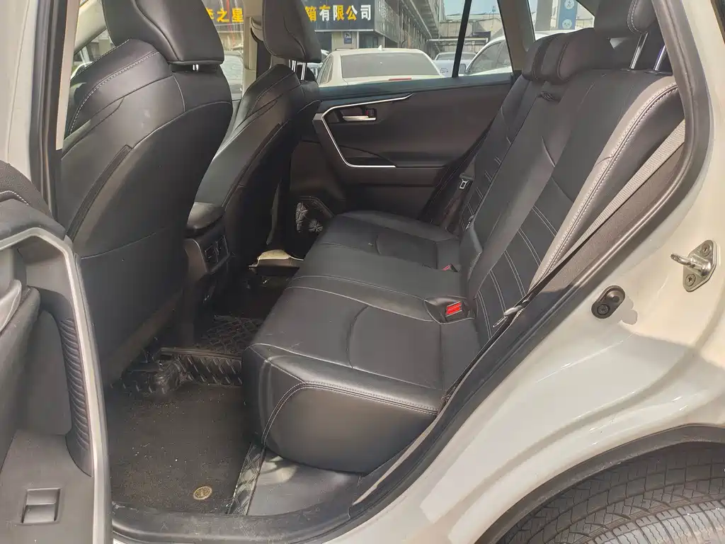 Toyota Wildlander — миниатюра 5