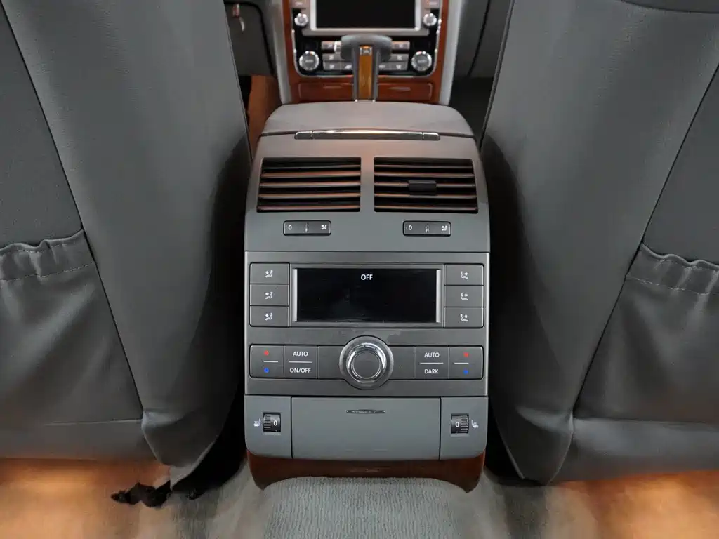 Volkswagen Phaeton — миниатюра 15