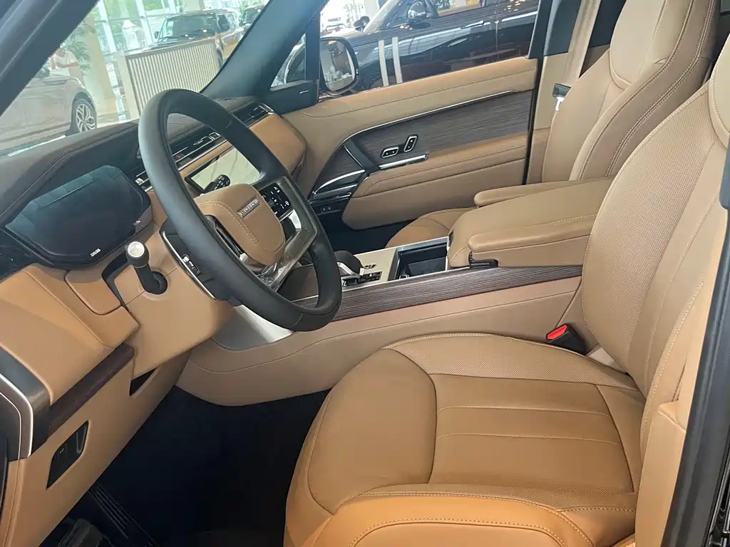 Land Rover Range Rover 2026 3.0 L6 400PS HSE