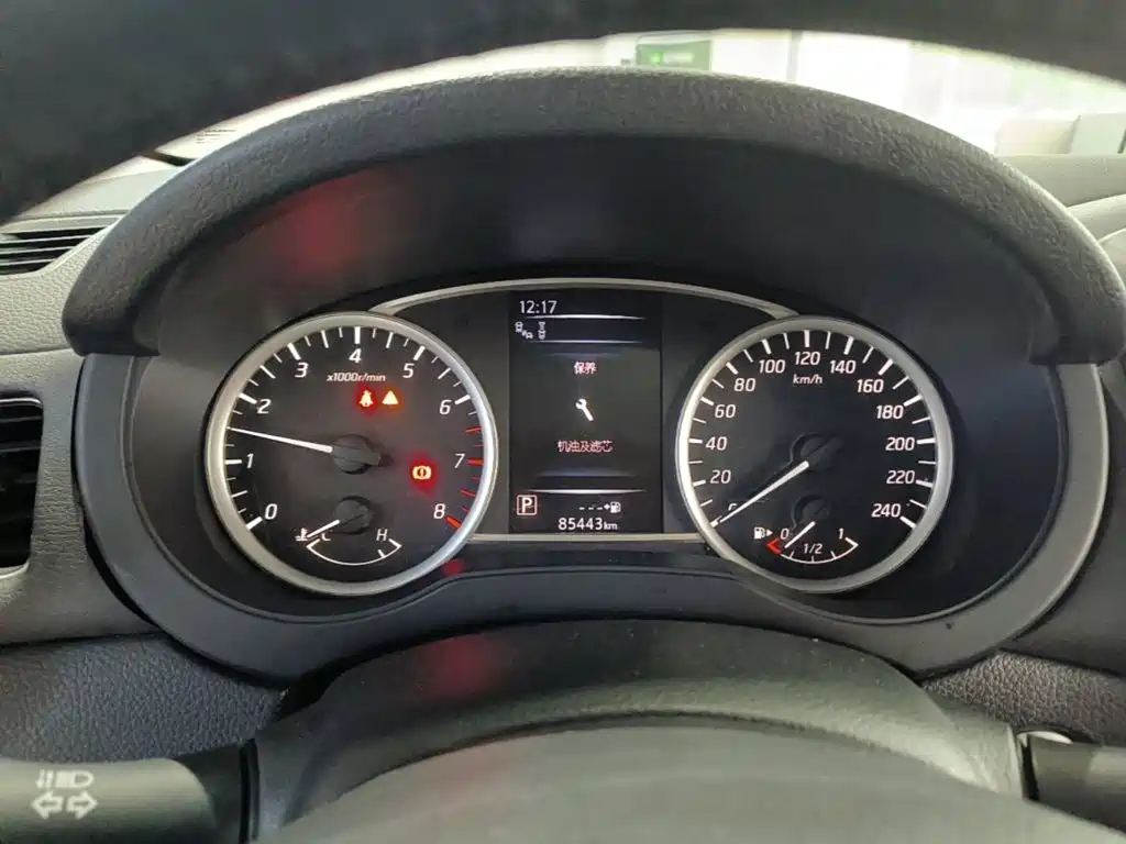 Nissan Tiida — миниатюра 12