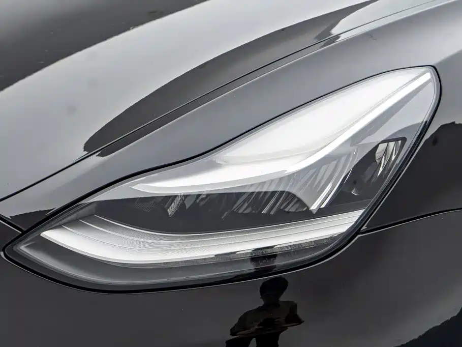 Tesla Model 3 — миниатюра 20