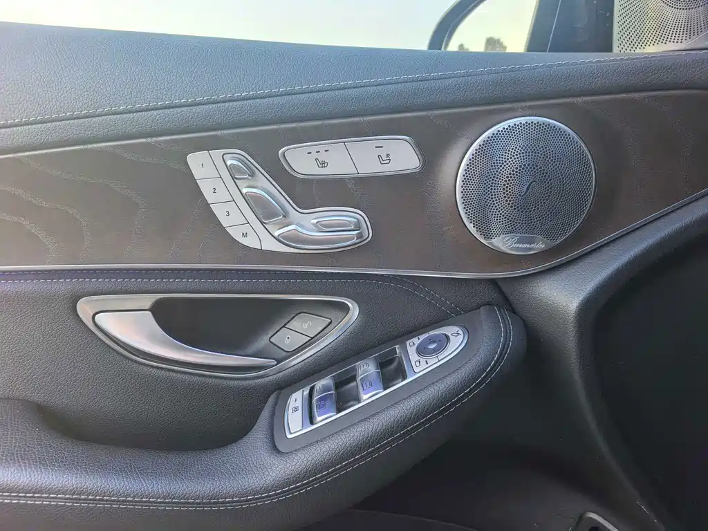 Mercedes-Benz GLC — миниатюра 7