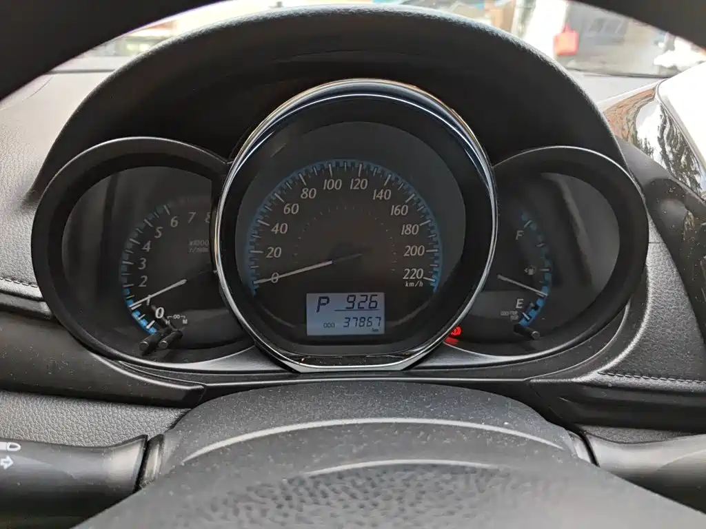 Toyota Yaris L — миниатюра 4
