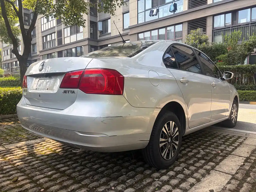 Volkswagen Jetta — миниатюра 7