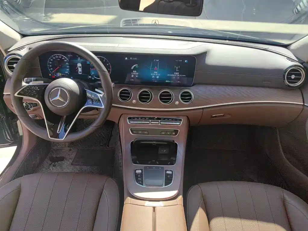 Mercedes-Benz E-Class — миниатюра 9