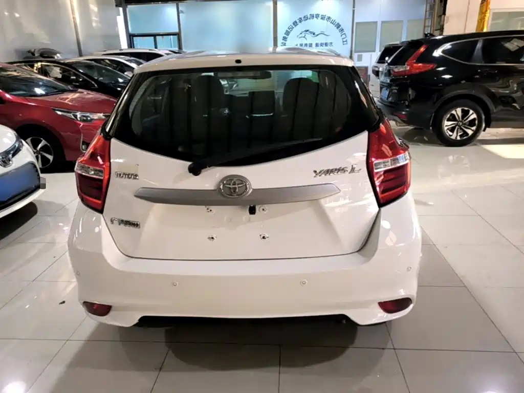 Toyota Yaris L — миниатюра 6