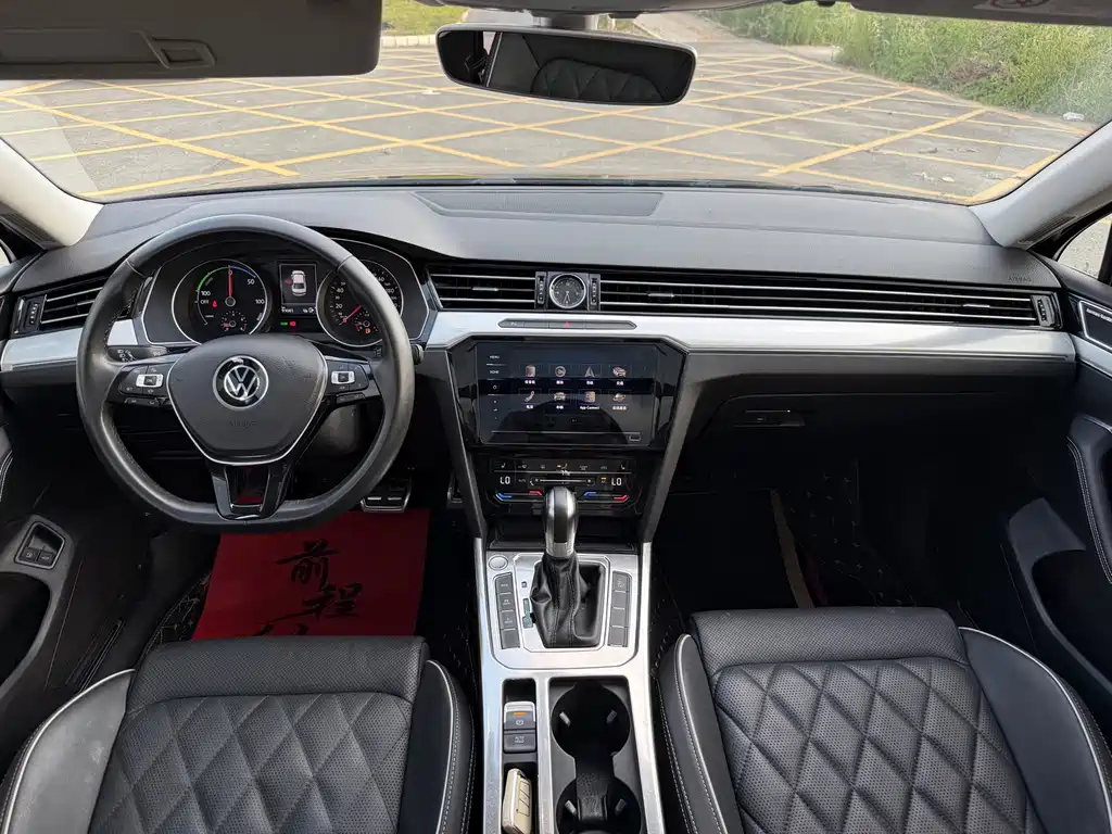 Volkswagen Magotan PHEV — миниатюра 5
