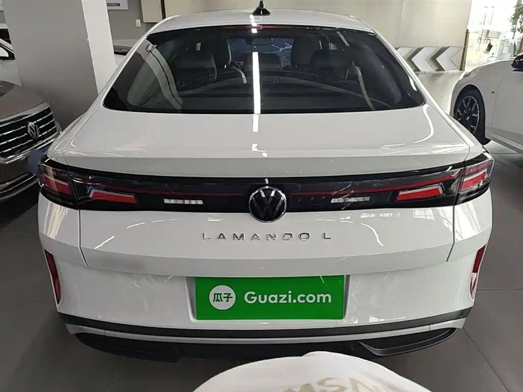 Volkswagen Lamando 2026 L 300TSI