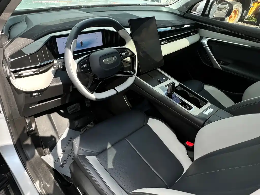 Geely Boyue L — миниатюра 10