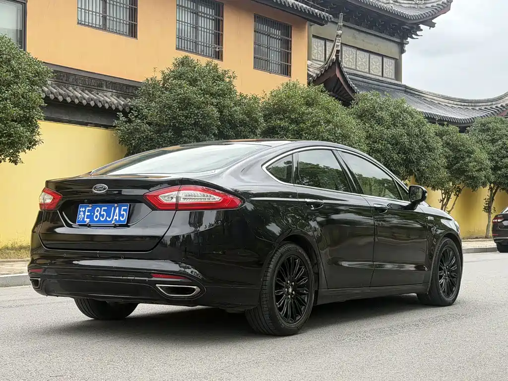 Ford Mondeo — миниатюра 8