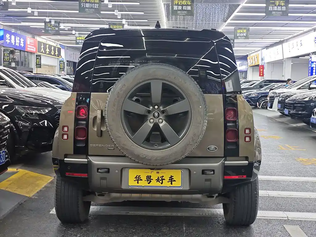 Land Rover Defender — миниатюра 3