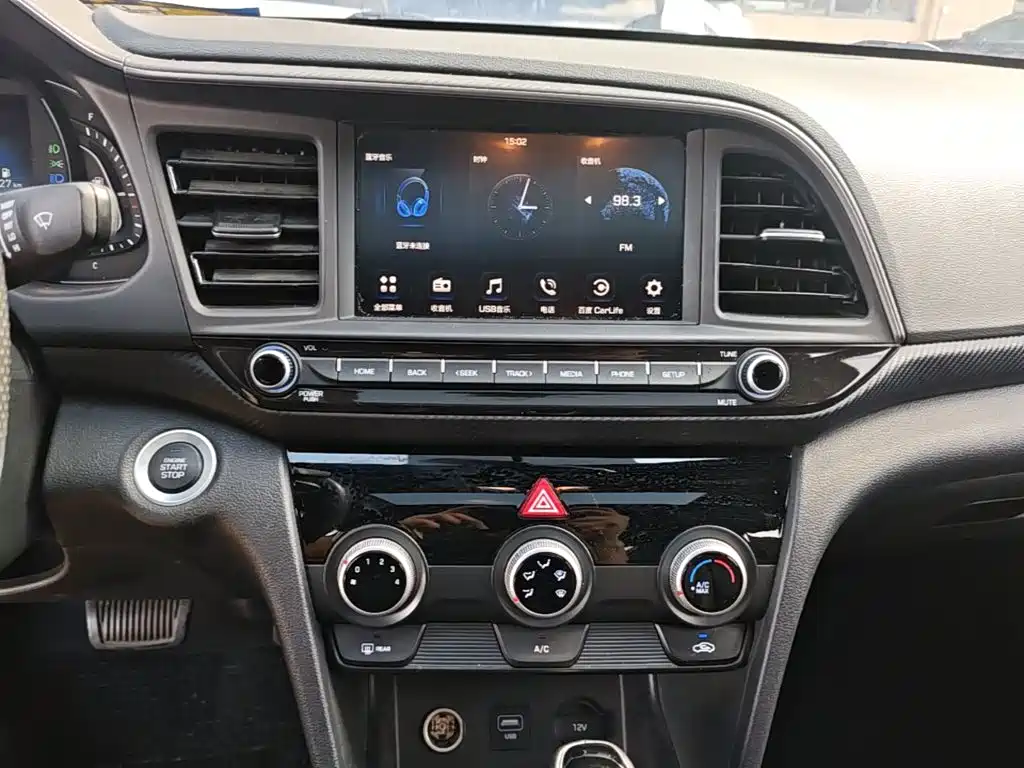 Hyundai Elantra — миниатюра 13
