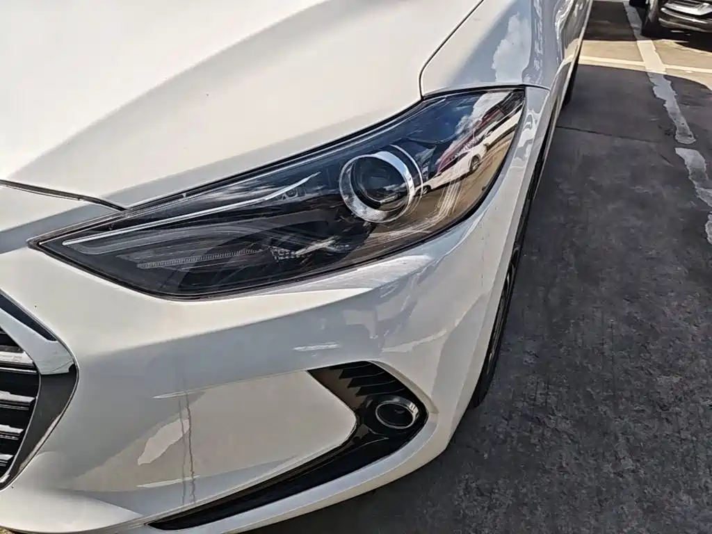Hyundai Elantra — миниатюра 24