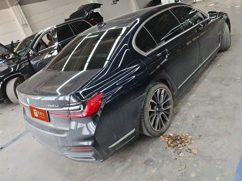 BMW 7 Series — миниатюра 5