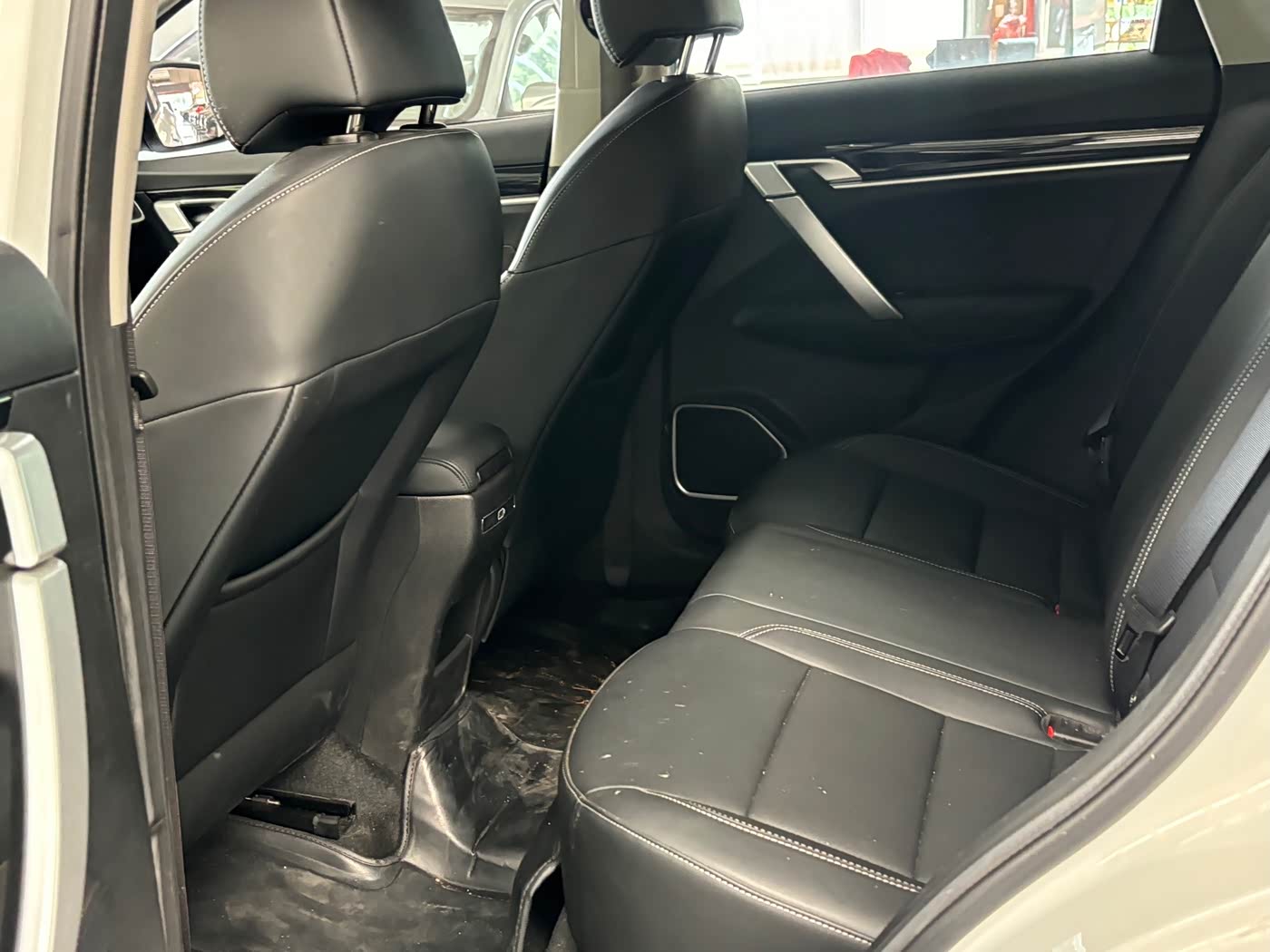 Geely Binyue 1.5 л 2025 г. Белый, пробег 7400 км