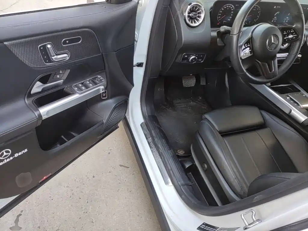 Mercedes-Benz GLB — миниатюра 16