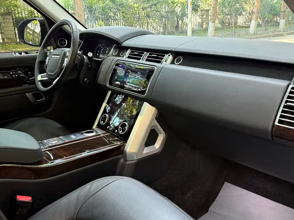 Land Rover Range Rover — миниатюра 9