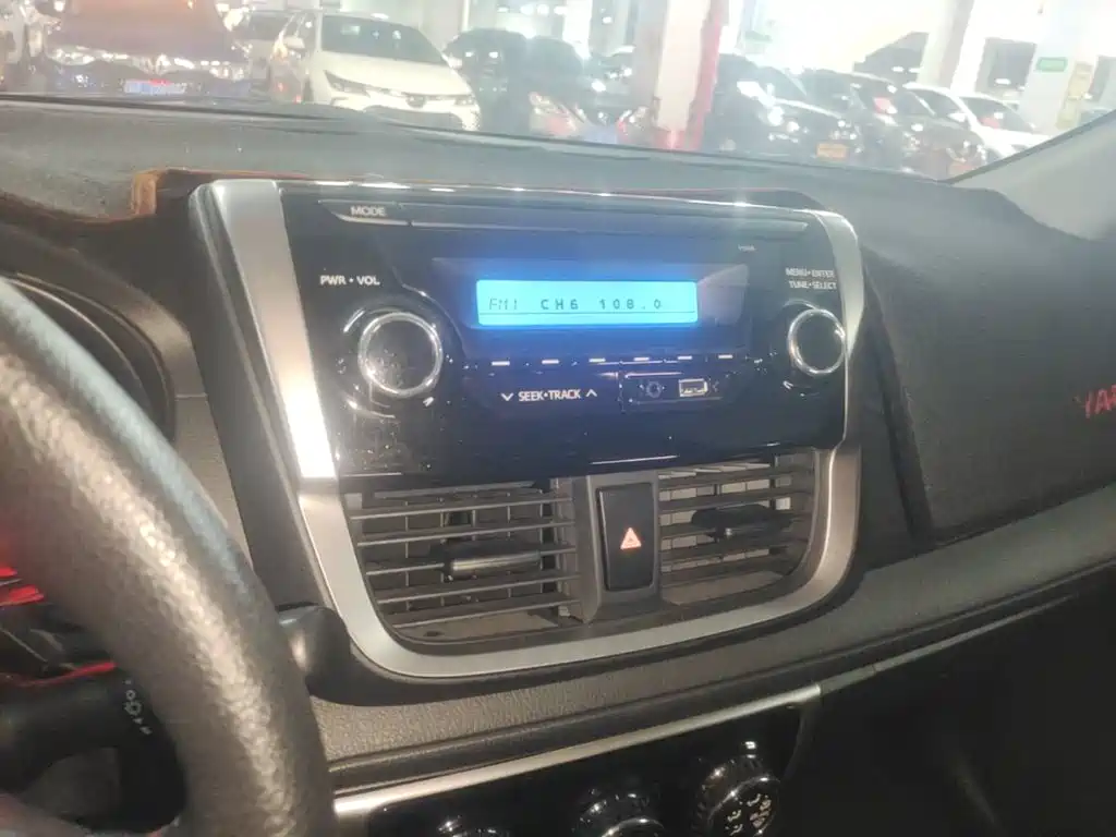 Toyota Yaris L — миниатюра 13
