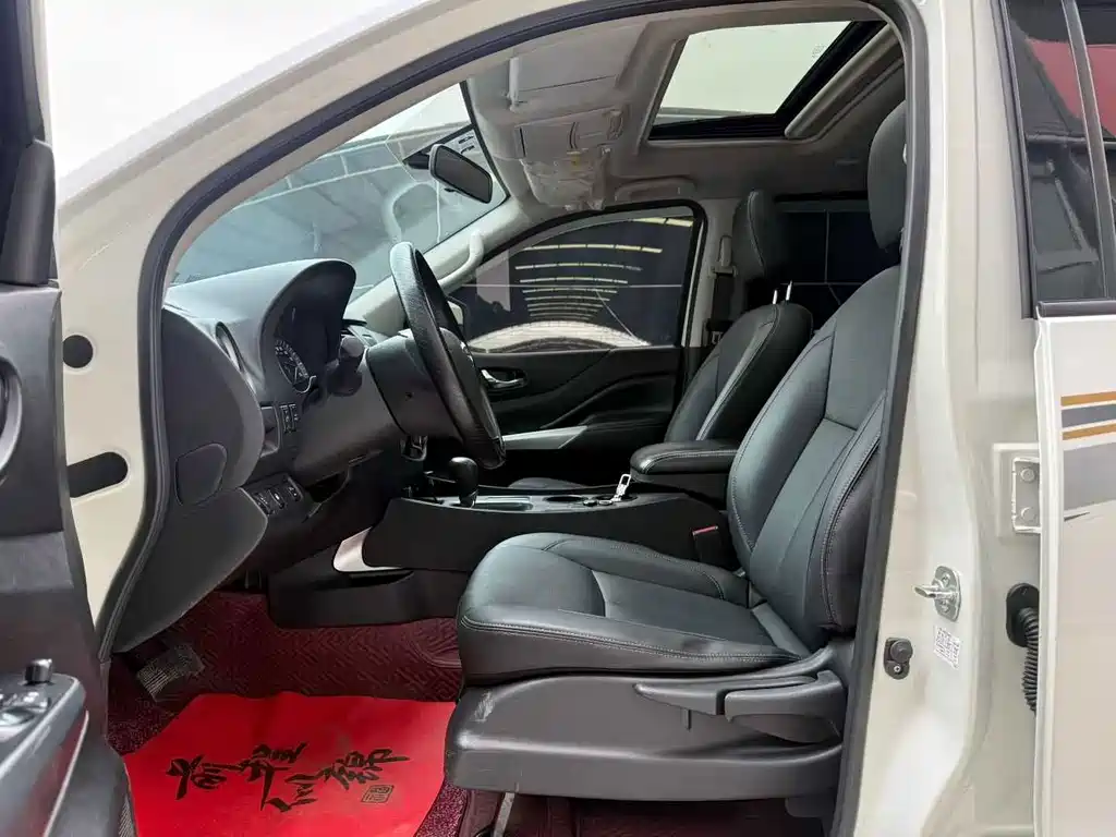 Nissan Terra — миниатюра 7