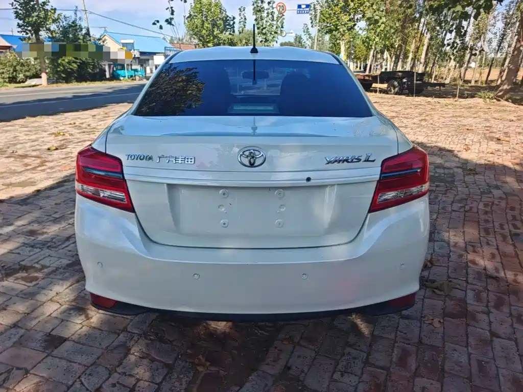 Toyota Yaris L — миниатюра 6