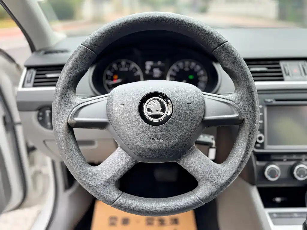 Skoda Octavia — миниатюра 13