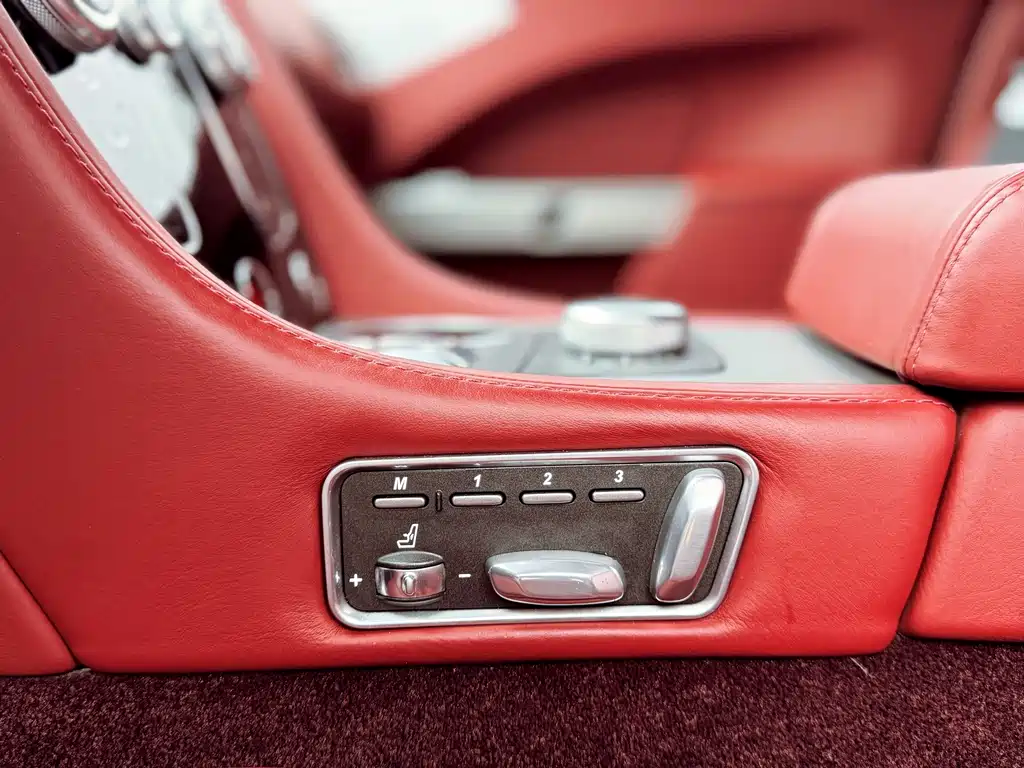 Aston Martin Rapide — миниатюра 23