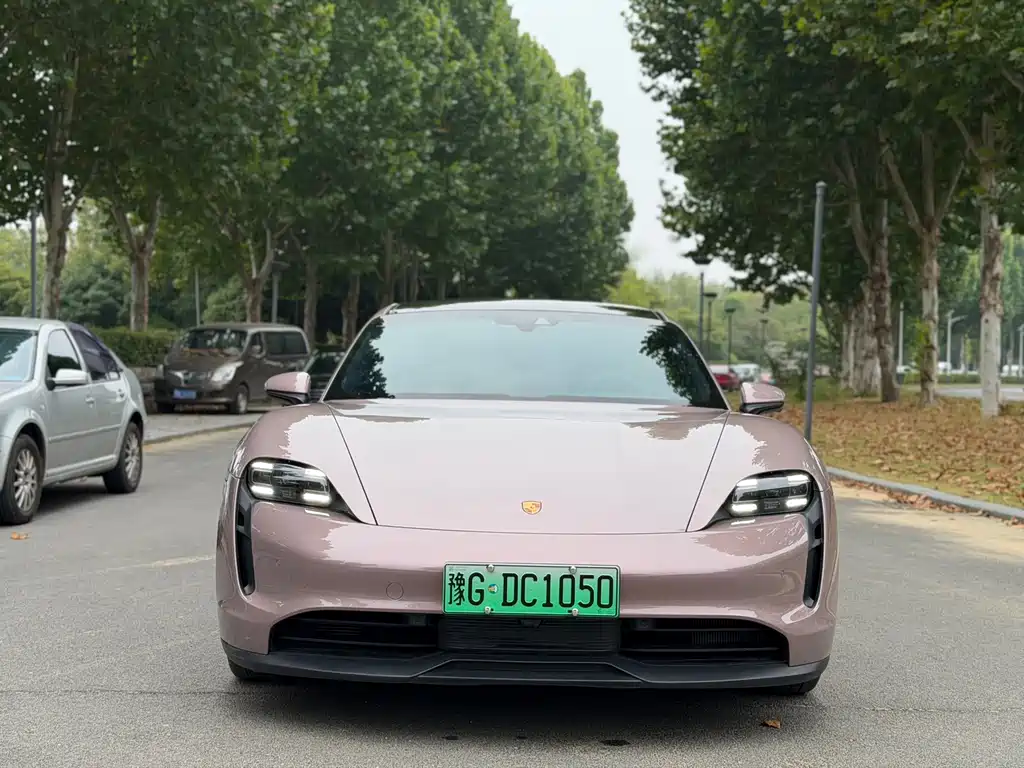 Porsche Taycan — миниатюра 2