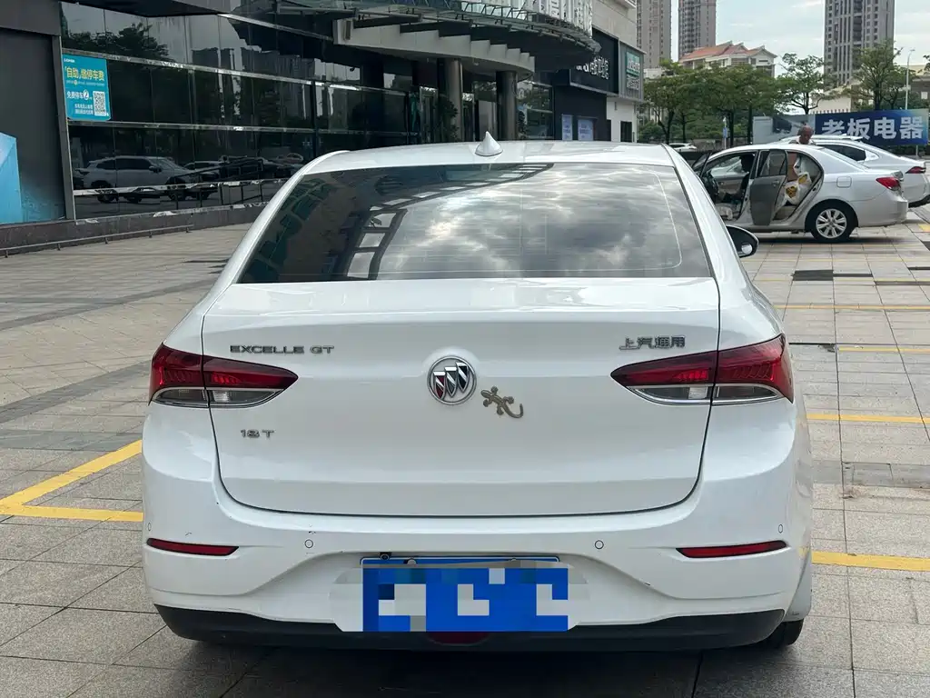 Buick Excelle — миниатюра 8