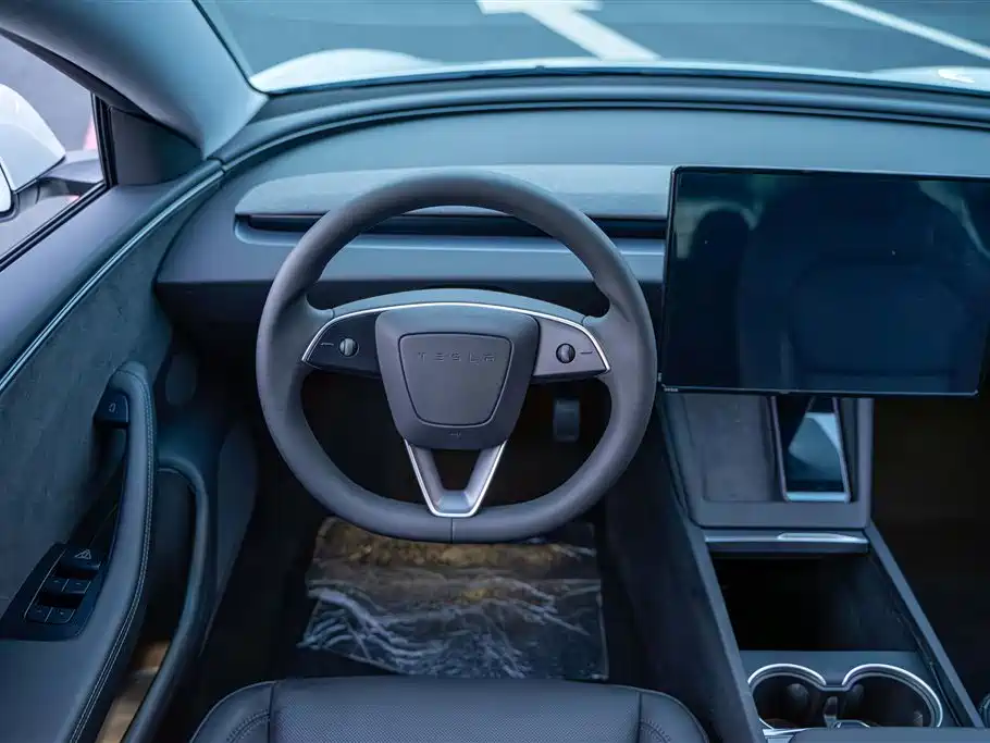 Tesla Model 3 — миниатюра 19