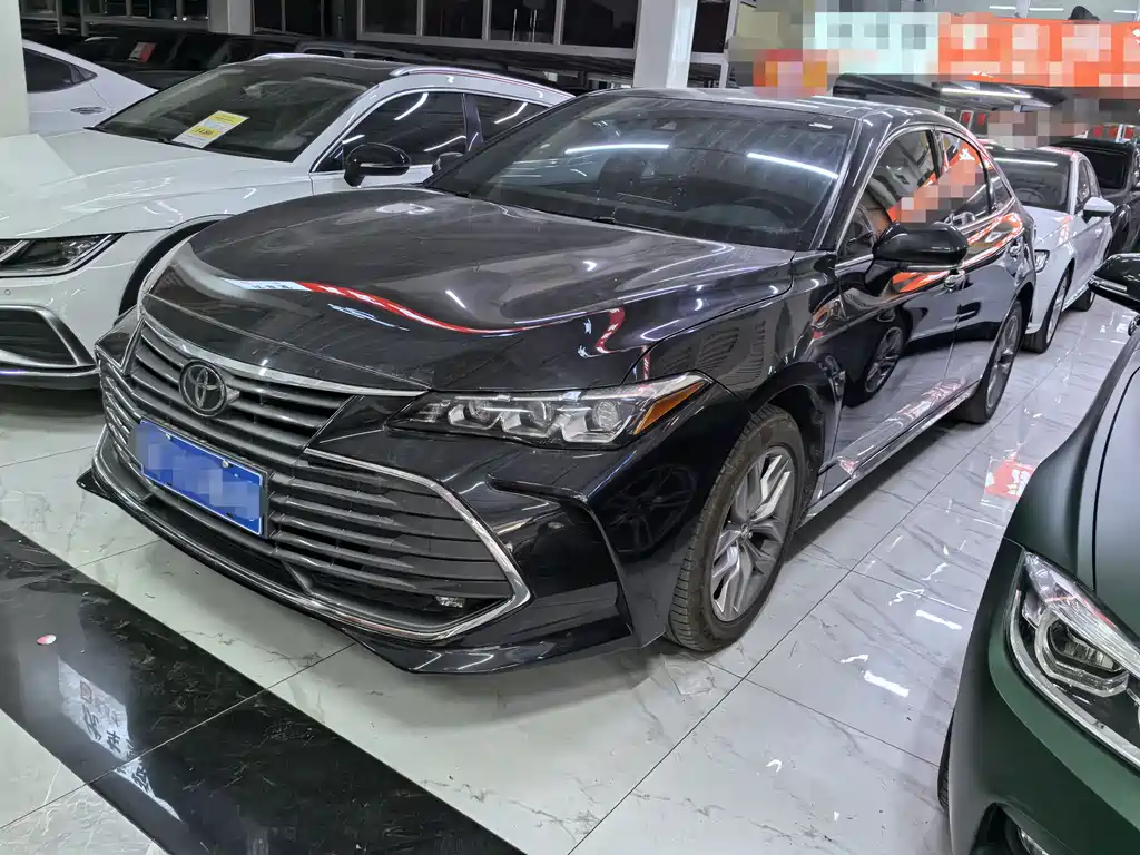 Купить Toyota Avalon