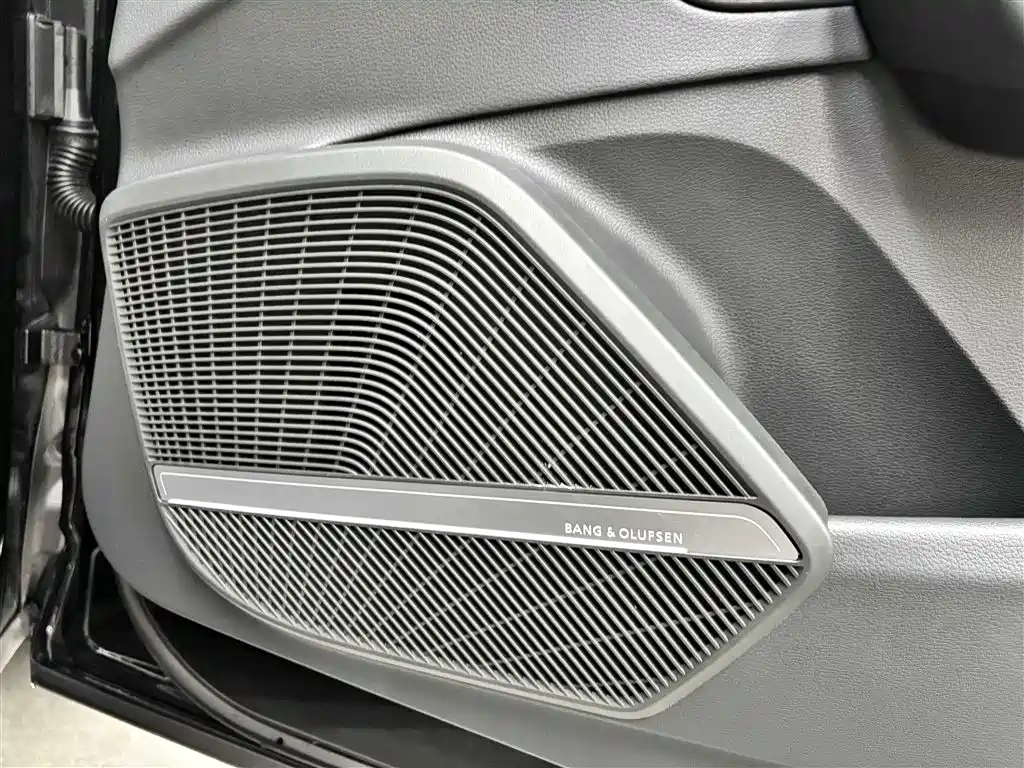 Audi Q5L — миниатюра 8