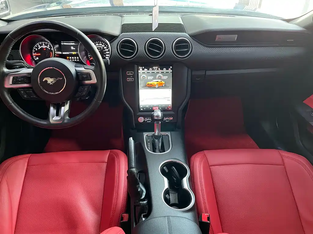 Ford Mustang — миниатюра 8